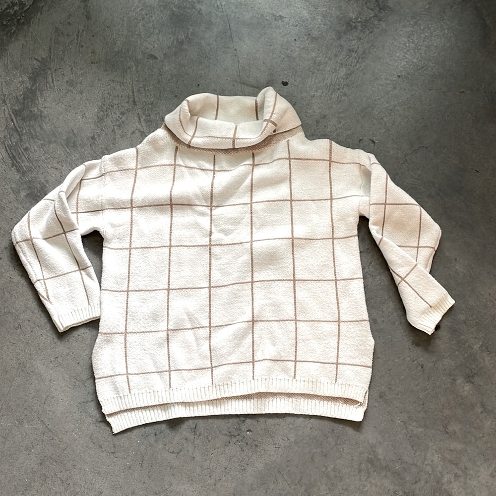 Super soft Women’s cowl/turtleneck sweater